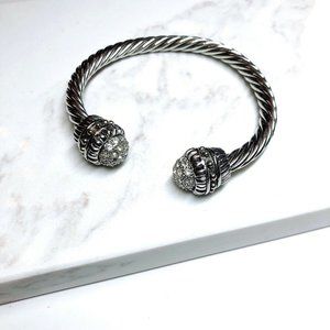 Elegant Cable Bracelet
